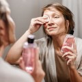 Piwonia Nawilżająco-wygładzający płyn micelarny 200 ml - iossi
