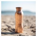 Butelka z młotkowanej miedzi na wodę Hammered Curve 600 ml - Forrest and Love