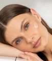 Nawilżająco-regenerujące, lekkie serum z 2% kompleksem ceramidów i 1% kompleksem z alg Ceramide Touch 30 ml - Veoli Botanica