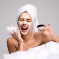 Maska oczyszczająca z glinką porcelanową 15%, prebiotykiem 0,5% i enzymami 0,5% Skin Detox Mask 50 ml - Veoli Botanica